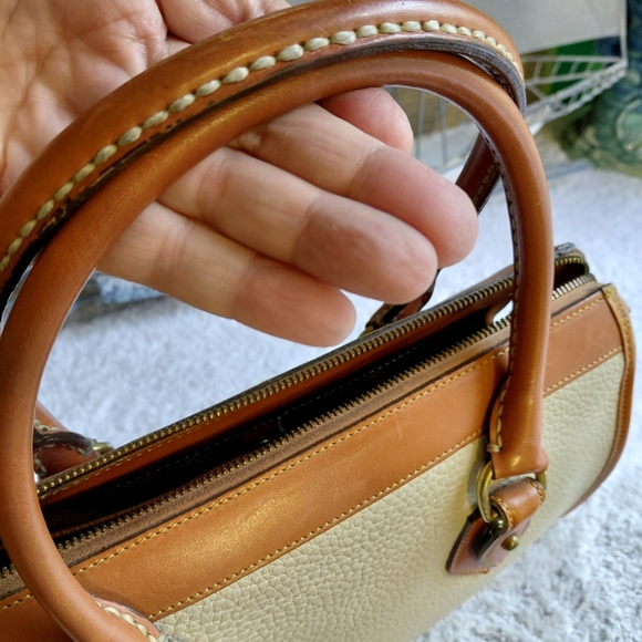 Dooney & Bourke Leather Satchel Handbag Purse Bag Cream Pearl Tan  Vintage - Picture 11 of 11